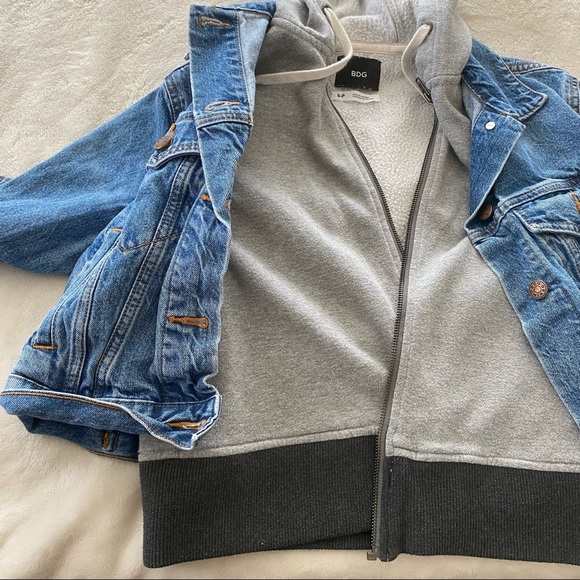 BDG 2-In-1 Hoodie Boyfriend Denim Trucker Jacket - Picture 7 of 10
